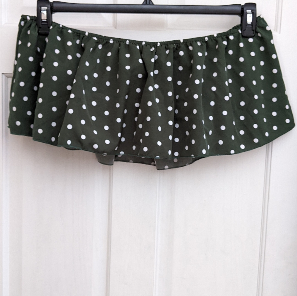 Green polka dot off shoulder top with split skirt by SHEIN, size 0XL (12) - Picture 5 of 5
